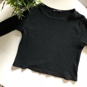 brandy melville cropped long sleeve sweater